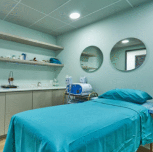 Ambiente relajante en área de fisioterapia